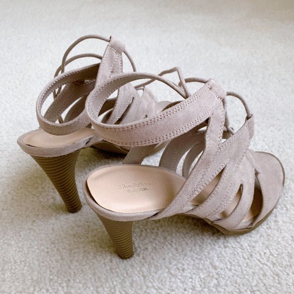 Vera Wang Simply Vera Lace Up Peep Toe Heel - Picture 2 of 4